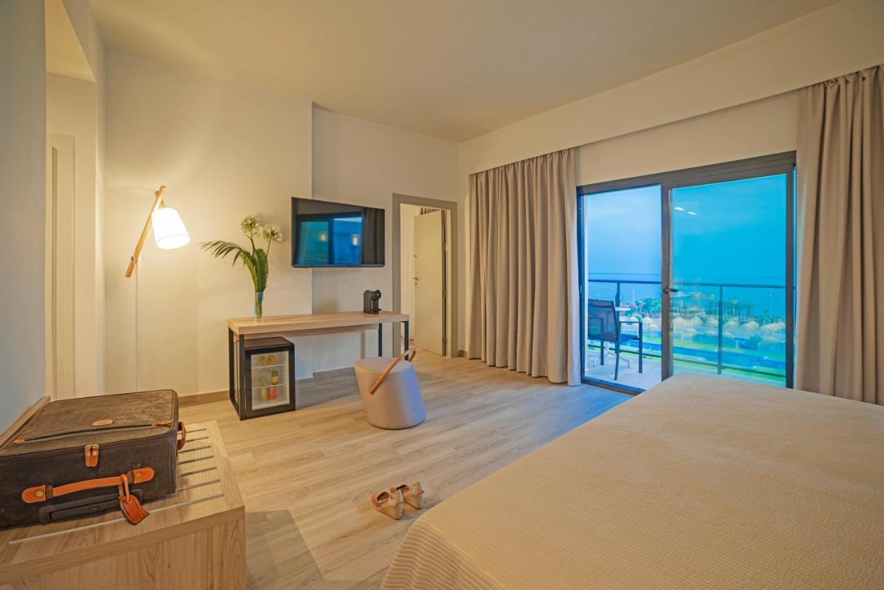 Cabogata Beach Hotel Ретамар Экстерьер фото A room at the hotel