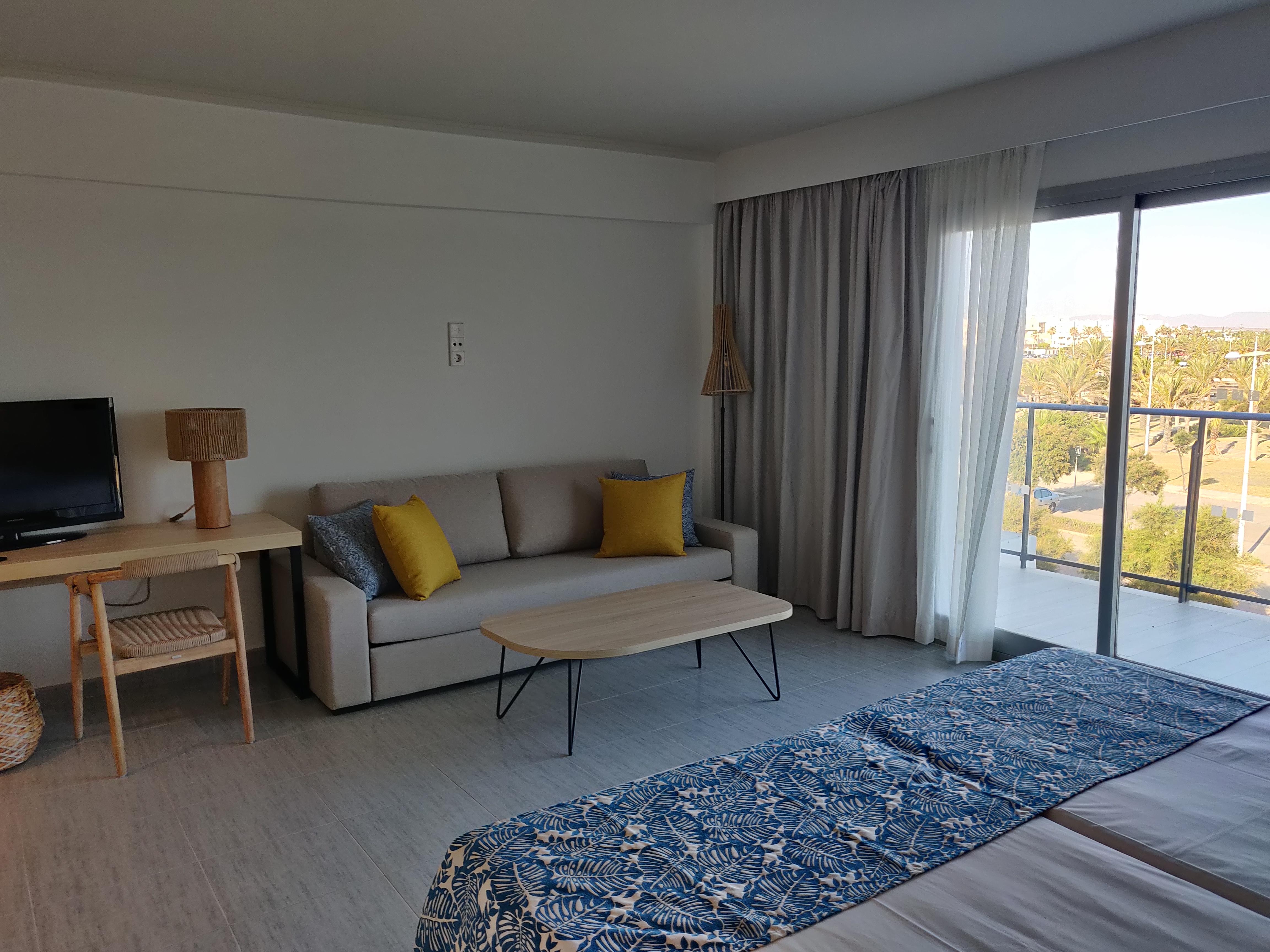 Cabogata Beach Hotel Ретамар Экстерьер фото A room at the hotel
