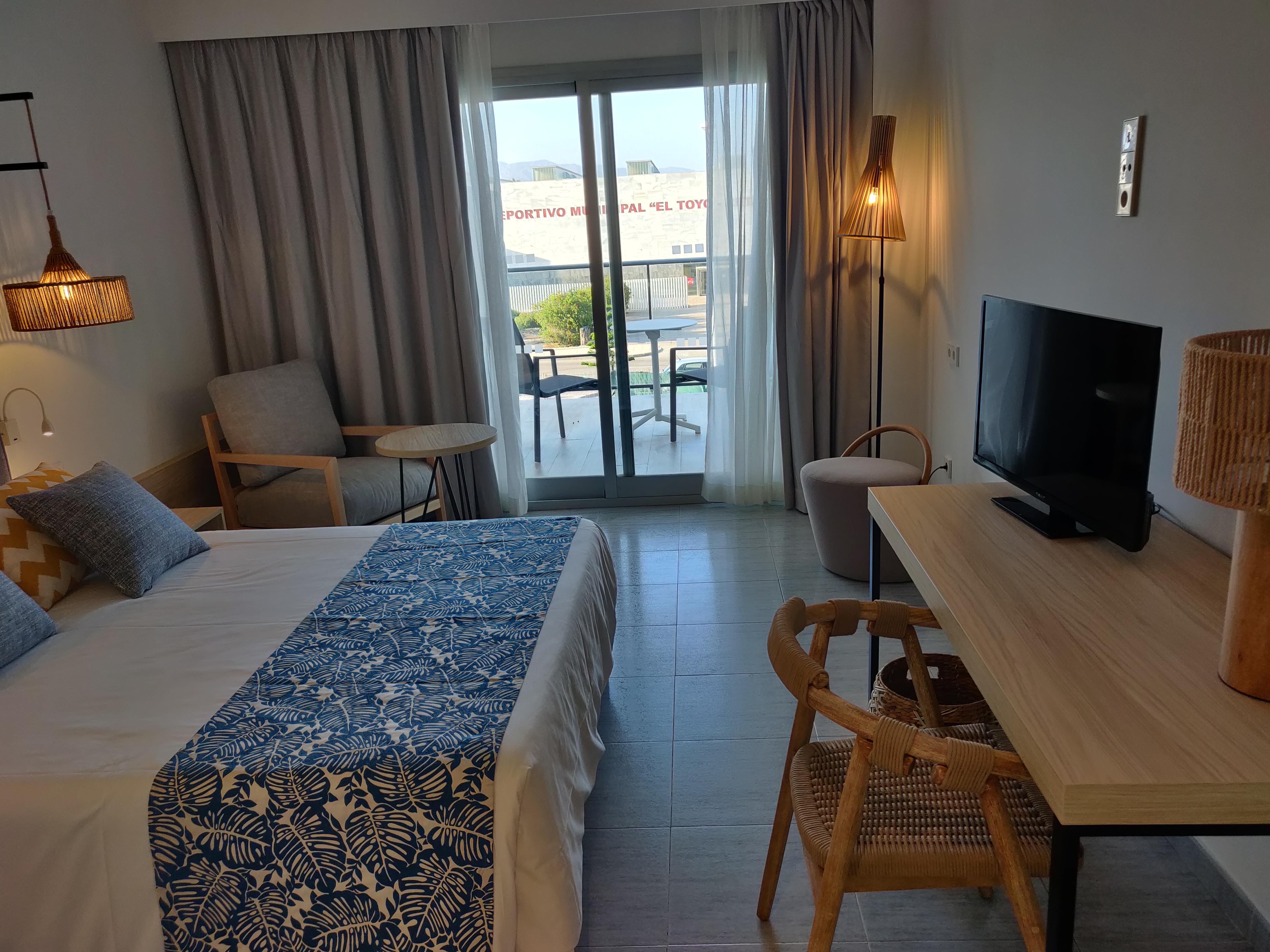 Cabogata Beach Hotel Ретамар Экстерьер фото A room at the hotel