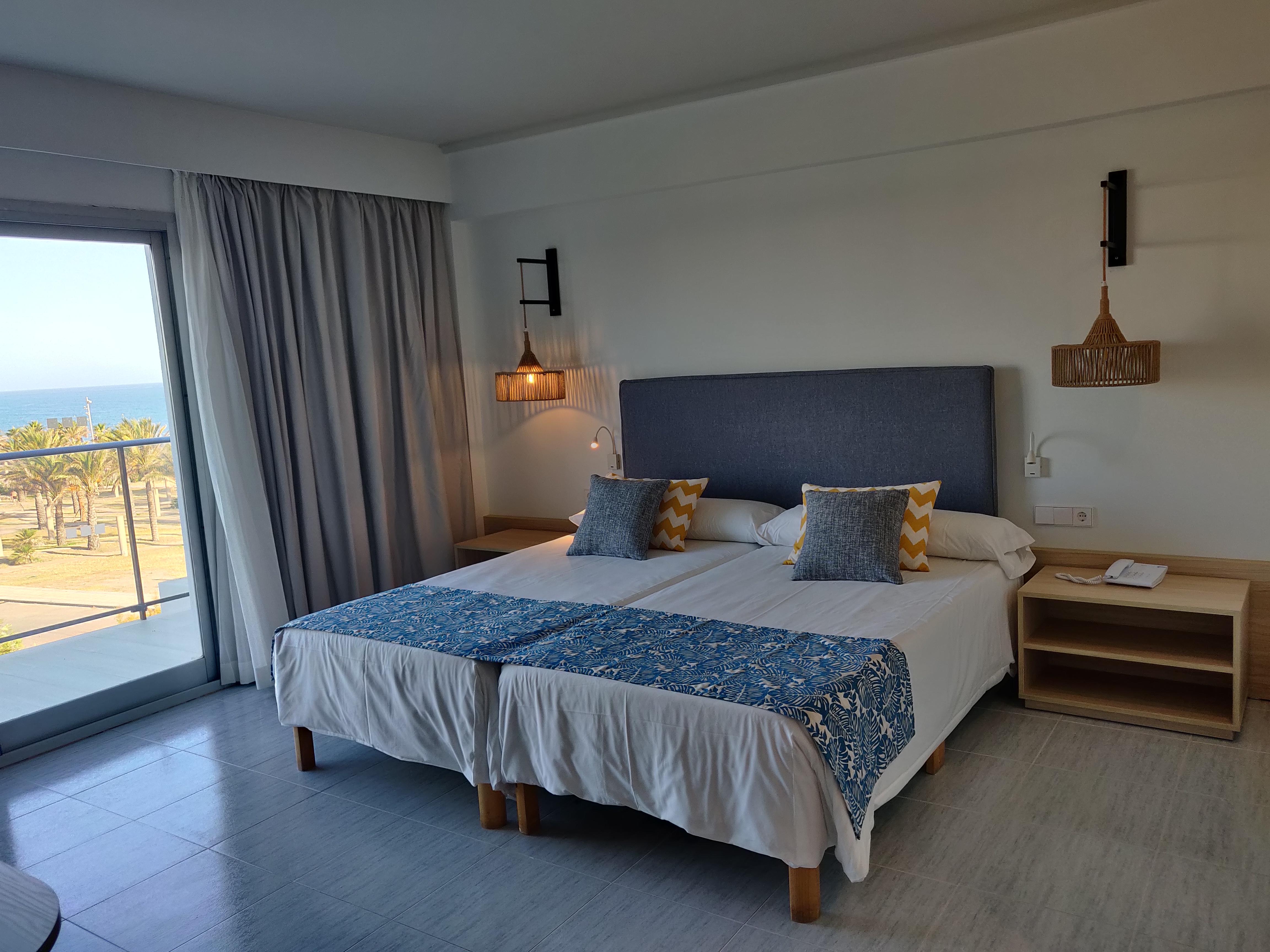 Cabogata Beach Hotel Ретамар Экстерьер фото A room at the hotel
