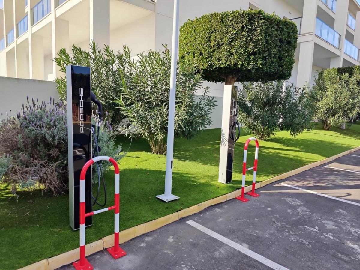 Cabogata Beach Hotel Ретамар Экстерьер фото EV charging station in France