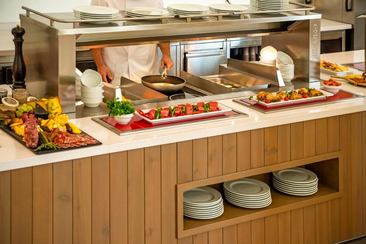 Cabogata Beach Hotel Ретамар Экстерьер фото A buffet