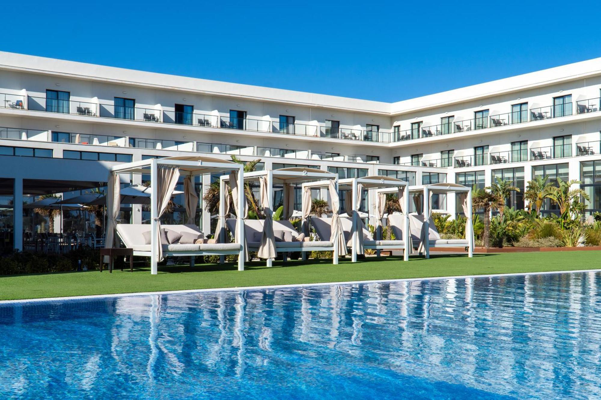 Cabogata Beach Hotel Ретамар Экстерьер фото The hotel's pool